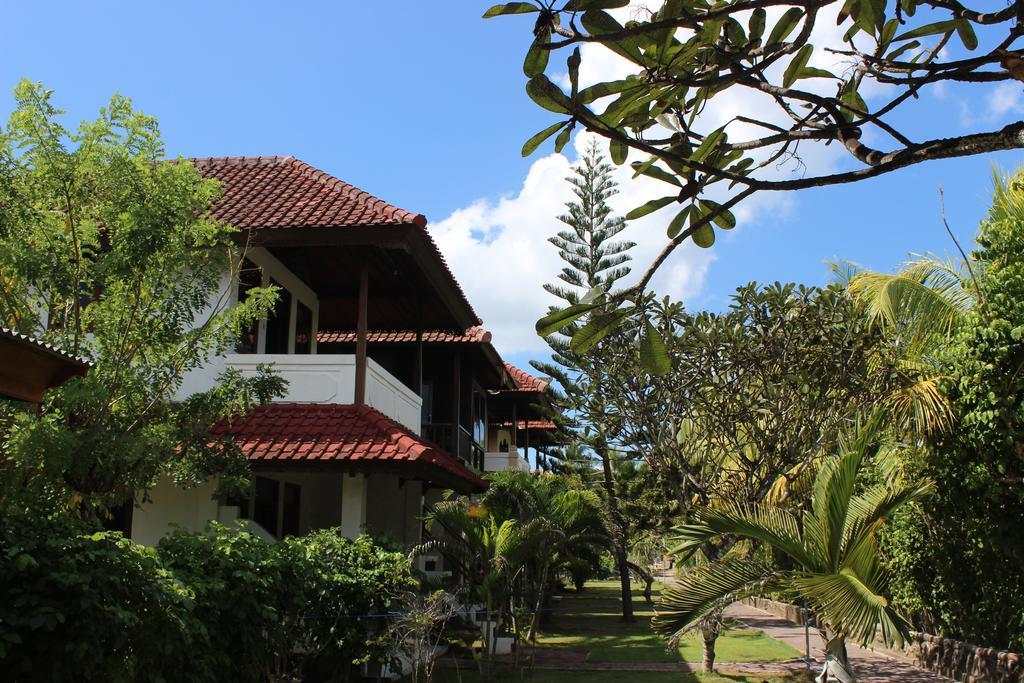 Star Two Thousand Bungalow Nusa Lembongan Exterior photo
