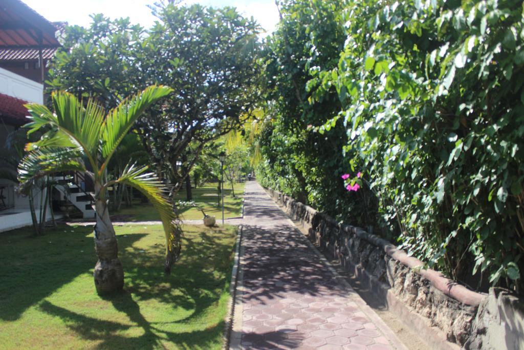 Star Two Thousand Bungalow Nusa Lembongan Exterior photo