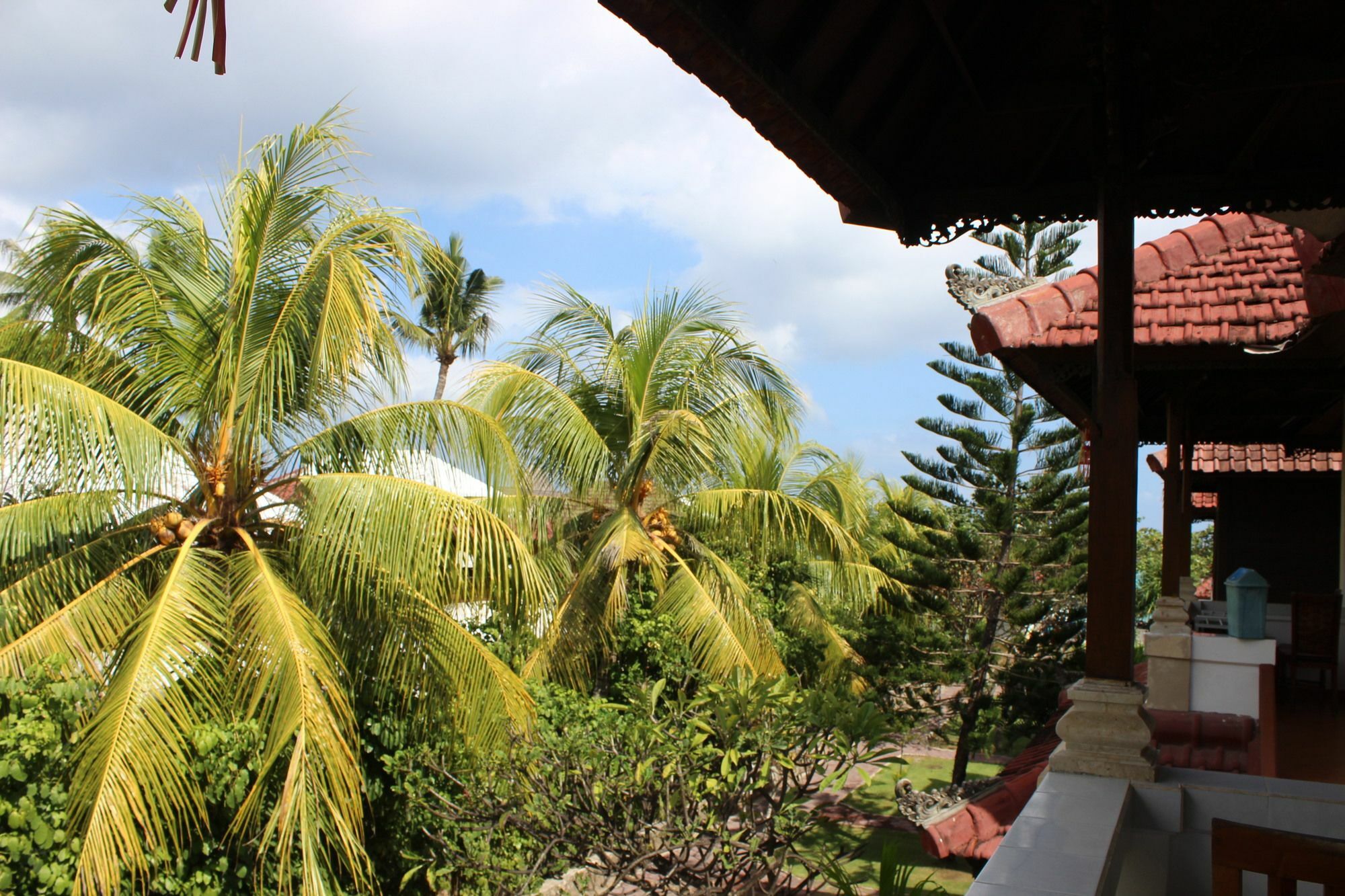 Star Two Thousand Bungalow Nusa Lembongan Exterior photo